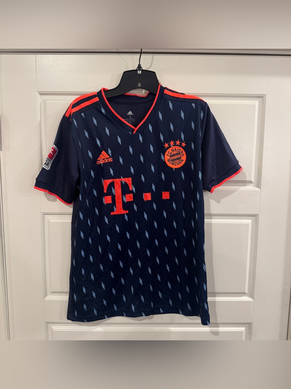 adidas Bayern Munich Soccer Jersey Men’s Size Small